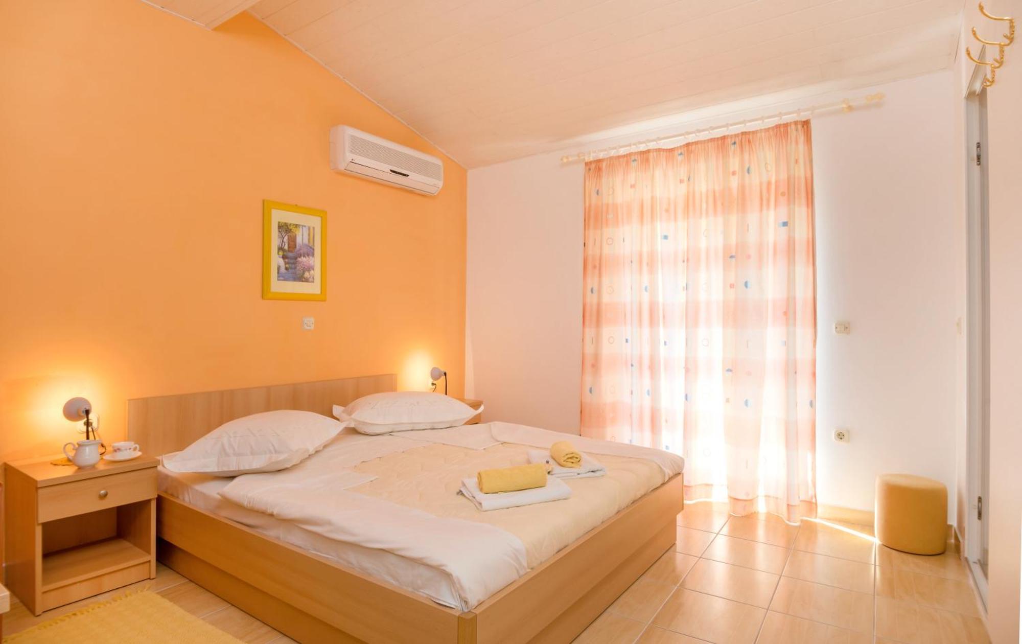 Beach Resort Apartments Bucina Baska Voda Exterior photo